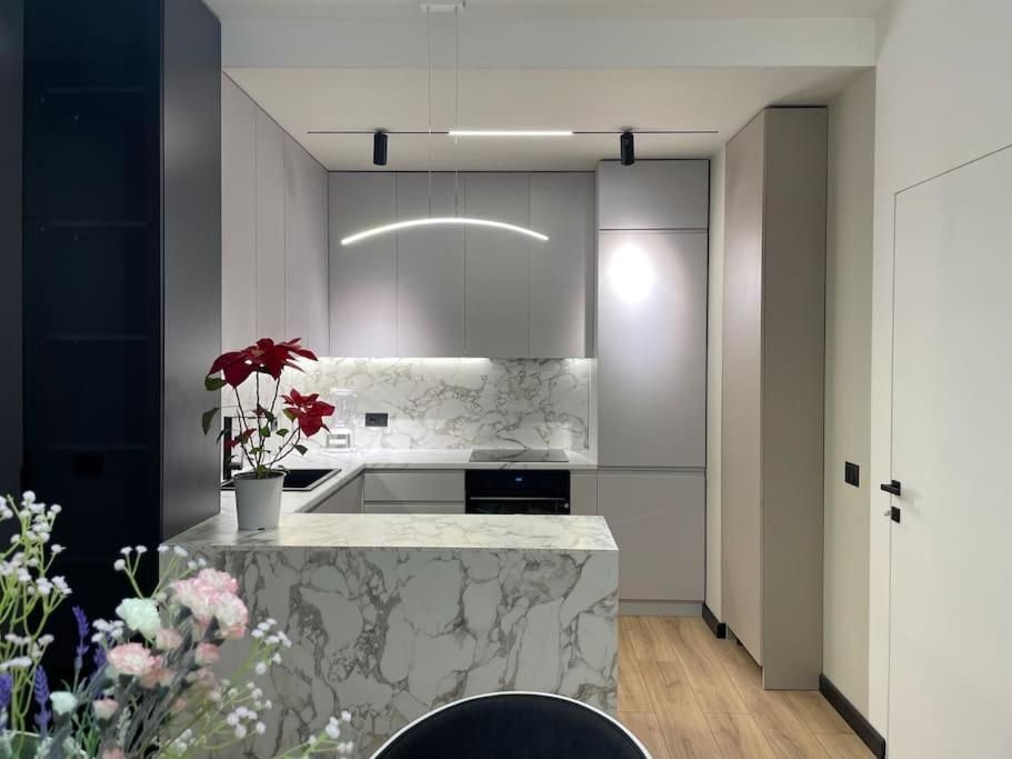 Angry Architects Apartment01 Тирана Экстерьер фото